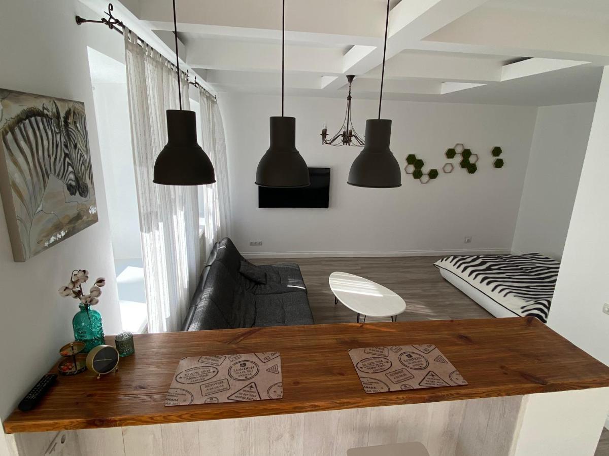 جومل Bright Apartment المظهر الخارجي الصورة